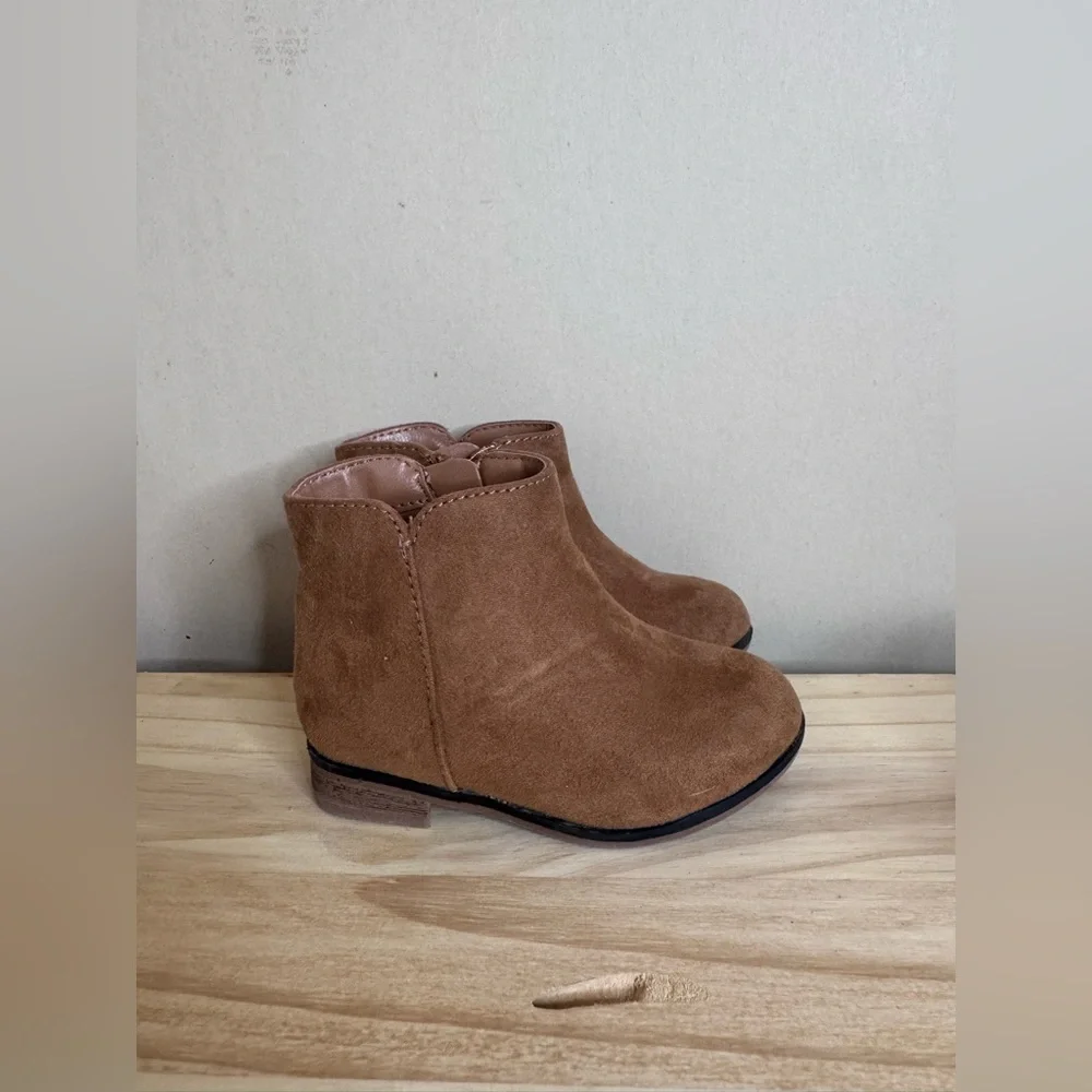 Cat & Jack Brown Ankle Booties/ Size 5